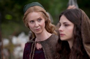 SAT.1: Sex and the Mittelalter-City: SAT.1 zeigt Cynthia Nixon in Ken Folletts "Die Tore der Welt" (BILD)