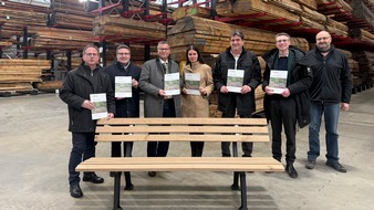 Deutsche S&auml;ge- und Holzindustrie Bundesverband e. V. (DeSH): Laubholzgespr&auml;ch mit Minister Peter Hauk