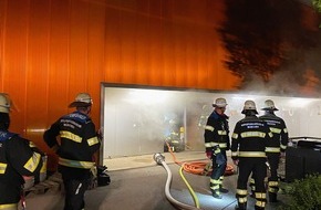 Feuerwehr München: FW-M: Brand im Wertstoffhof (Freimann)