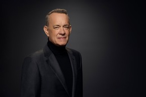 Die deutsche Stimme von Tom Hanks: Joachim Tennstedt &uuml;ber seine Arbeit an der Doku-Serie &bdquo;Der Zweite Weltkrieg mit Tom Hanks&ldquo;