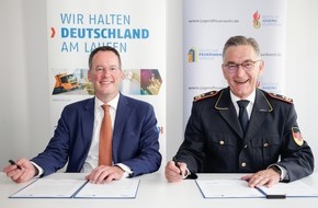 Deutscher Feuerwehrverband e. V. (DFV): Enge Zusammenarbeit von Blaulicht und Gelblicht / Kooperation: Verband kommunaler Unternehmen und Deutscher Feuerwehrverband