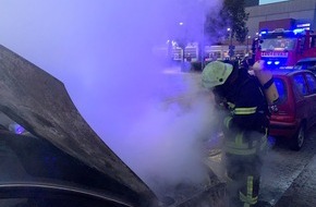Freiwillige Feuerwehr der Stadt Goch: FF Goch: PKW-Brand aus unklarem Grund (mit Bildmaterial)