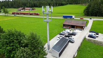 Telekom nimmt ersten autarken Mobilfunkstandort in Bayern in Betrieb
