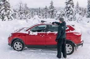 KUNGS: Eiskalte Fakten: Echte Autofahrer fahren auch bei Schnee und Eis / Worüber sie sich jedoch im Winter ärgern, hat der finnische Autozubehör Hersteller KUNGS in einer forsa-Umfrage untersucht