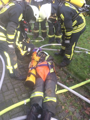 FW-EN: Acht neue Atemschutz-Geräteträger durch die Feuerwehr Hattingen ausgebildet