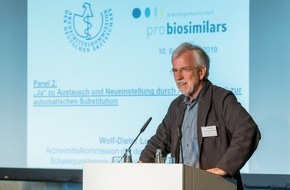 Pro Generika e.V.: Symposium der AG Pro Biosimilars: AkdÄ-Vorsitzender Ludwig warnt vor Nocebo-Effekten bei automatischer Substitution