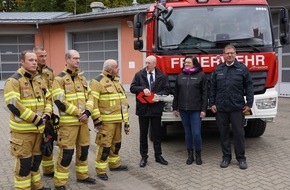 Ministerium für Inneres, Bau und Digitalisierung Mecklenburg-Vorpommern: IM-MV: "Zukunftsfähige Feuerwehr": Christian Pegel übergibt erstes Löschgruppenfahrzeug