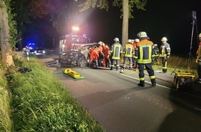 Kreisfeuerwehr Rotenburg (Wümme): FW-ROW: Fahrer wird bei Verkehrsunfall im PKW eingeschlossen