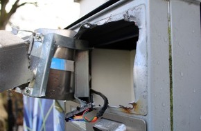 Kreispolizeibehörde Olpe: POL-OE: Unbekannte brechen Zigarettenautomaten auf