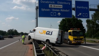 Polizeiinspektion Verden / Osterholz: POL-VER: A27: Langer Stau nach Verkehrsunfall im Bremer Kreuz (mit zwei Fotos)