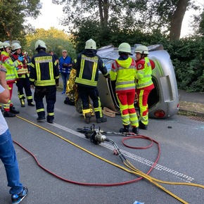 FW Borgentreich: Feuerwehr und Rettungsdienst Alarmübung in Lütgeneder.