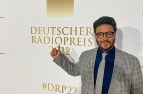 SWR - Südwestrundfunk: Deutscher Radiopreis an SWR1 Podcast "Corona Helfer:innen" / Redakteur Nabil Atassi ausgezeichnet