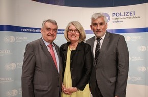 Polizei Bochum: POL-BO: Innenminister Herbert Reul führt Polizeipräsident Jörg Lukat in sein Amt ein