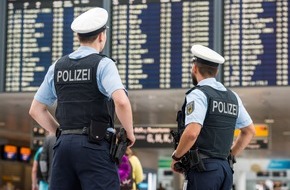 Bundespolizeidirektion München: Bundespolizeidirektion München: Mit dem Flugzeug in den Herbsturlaub - Tipps und Hinweise von der Bundespolizei