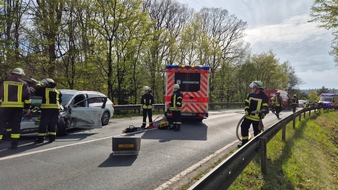 Freiwillige Feuerwehr S&uuml;dheide: FW S&uuml;dheide: Schwerer Verkehrsunfall auf der Weyh&auml;user Stra&szlig;e bei Unterl&uuml;&szlig;