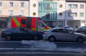Polizei Mettmann: POL-ME: Auffahrunfall sorgt für fünf Leichtverletzte und hohen Sachschaden - Velbert - 2309115