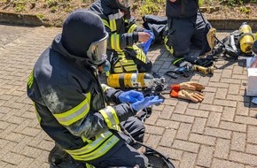 Feuerwehr Drolshagen: FW Drolshagen: Atemschutzger&auml;tetr&auml;gerlehrgang in Drolshagen erfolgreich abgeschlossen