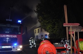 Polizeiinspektion Stade: POL-STD: Wohnhaus in Sauensiek durch Feuer erheblich beschädigt - Keine Personen verletzt - 450.000 Euro Sachschaden geschätzt