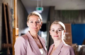 SAT.1: Sophie Schütt im "Jugendwahn": Die neue SAT.1-Komödie "16 über Nacht!" am 18. März 2014, um 20:15 Uhr (FOTO)