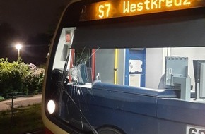 Bundespolizeidirektion Berlin: BPOLD-B: Unbekannter bewirft S-Bahn und verletzt Triebfahrzeugführerin - die Bundespolizei sucht nach Zeugen