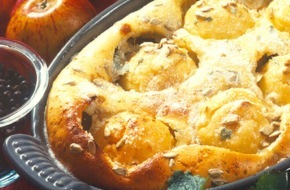 Getreide-, Markt- u. Ernährungsforschung: Rezeptkreation zur Adventszeit / Weihnachtsäpfel im Melissenteig / Kombination vorweihnachtlicher Backtraditionen