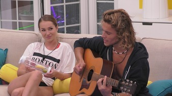 RTLZWEI: "Love is in the air" - Zwei neue Islanderinnen mischen die Villa auf - "Love Island" bei RTL II