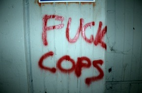 Kreispolizeibehörde Olpe: POL-OE: Jugendliche besprühen Tiefgarage mit Graffiti