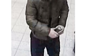 Polizei Hagen: POL-HA: Personenfahndung nach Raub mit Pistole - Wer kennt diesen Mann?