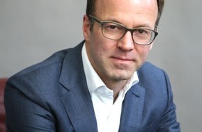 Medienfachverlag Oberauer GmbH: Axel Wüstmann ist "Medienmanager des Jahres" in der Schweiz