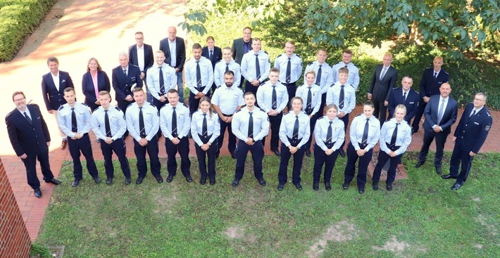 POL-HX: 21 neue Polizistinnen und Polizisten für den Kreis Höxter