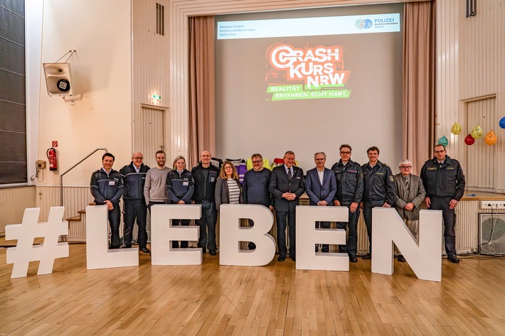 POL-BO: 100. Veranstaltung in Bochum: Crash Kurs NRW mit mehreren Ehrengästen