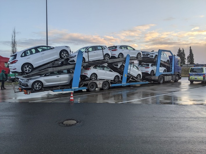 POL-H: Bundesautobahn (BAB) 2: Polizei kontrolliert Schwerlastverkehr und ahndet bei 39 überprüften Fahrzeugen über 90 Verstöße