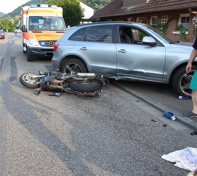 POL-PDMT: Verkehrsunfall mit schwerverletztem Kradfahrer