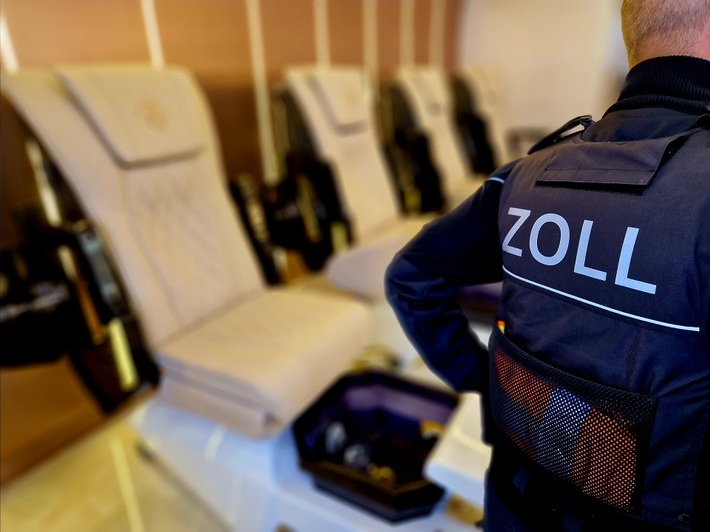 HZA-P: Illegaler Aufenthalt und Schwarzarbeit sind das Ergebnis einer Zollkontrolle in Potsdamer und Teltower Nagelstudios / Fluchtversuche können durch Einsatzkräfte verhindert werden