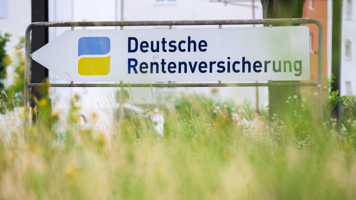 +++ Achtung Sperrfrist (Print, Radio und Online): 18.00 Uhr +++ARD-DeutschlandTREND: Rente, Pflege, Krankenversicherung: Hoher Problemdruck und geringes Vertrauen in Lösungskompetenz