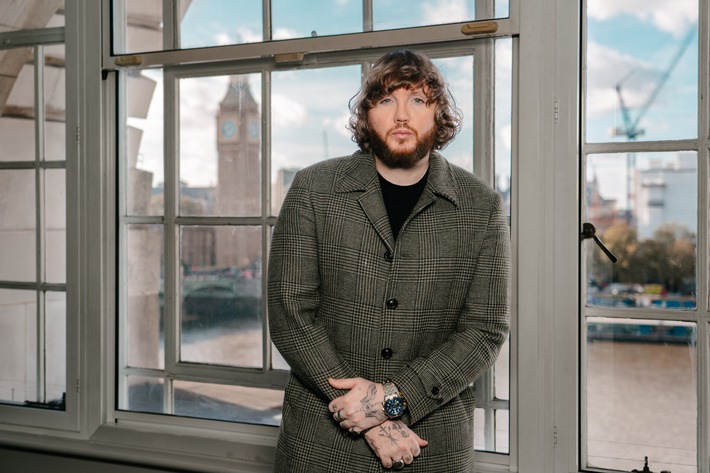 Kostenloser Live-Stream: Channel Aid by JBL mit James Arthur live und for free aus der Elbphilharmonie Hamburg / channel-aid.tv (TikTok &amp; YouTube) am 12.01.2024 ab 19.55 Uhr