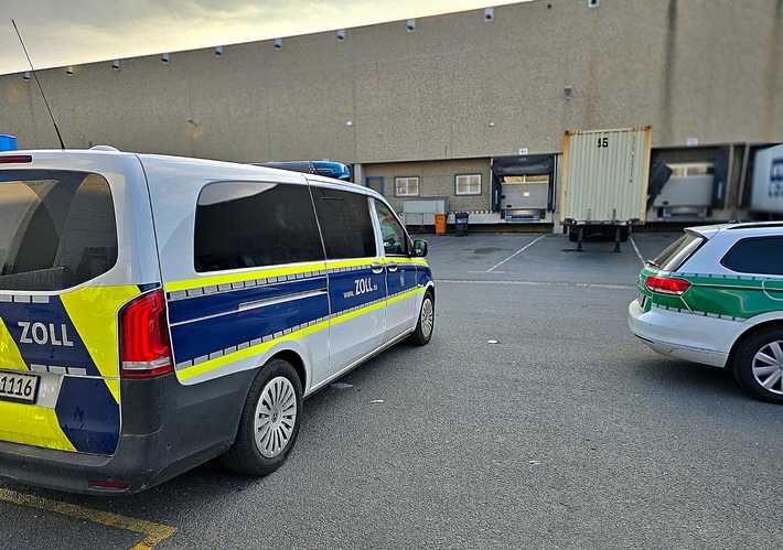HZA-DO: Kontrolle eines Logistikzentrums / Zoll beendet illegalen Aufenthalt und illegale Beschäftigung in 33 Fällen