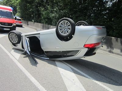 POL-PDKH: Fahrzeug überschlagen