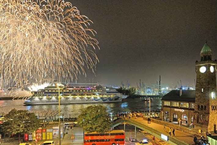 Premiere: In Hamburg startete die erste AIDA Weltreise