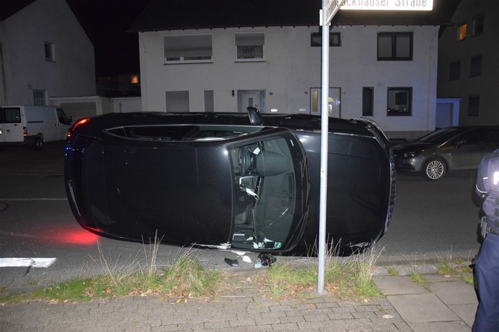 POL-HF: Fahren unter Alkoholeinfluss - Verkehrsunfall auf der Lockhauser Straße