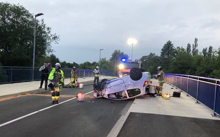 POL-AC: Schwerer Unfall im Nordkreis - Frau überschlägt sich mit Auto