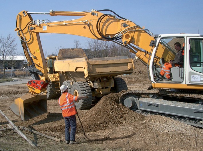 Aktion "Sehen und gesehen werden": Zahlreiche Unfälle mit Baumaschinen sind vermeidbar (mit Bild)