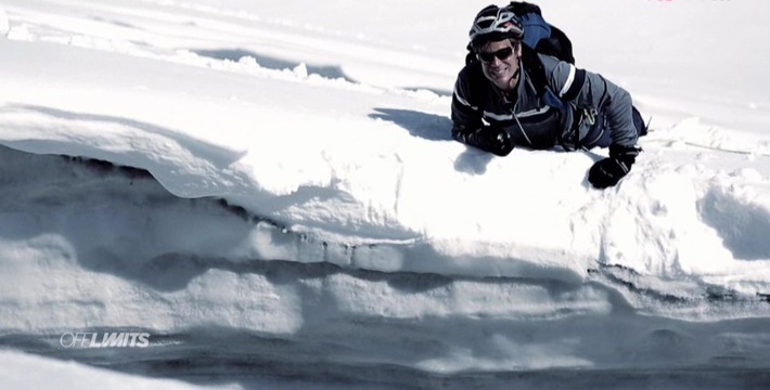 Gefangen in der Gletscherspalte: Abenteurer Harro Füllgrabe wird bei &quot;Off Limits&quot; zum Überlebenskünstler - ab 14. Februar 2016 auf ProSieben MAXX