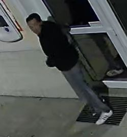 POL-WI: Erneute Öffentlichkeitsfahndung nach männlichem Täter zu einer Einbruchserie