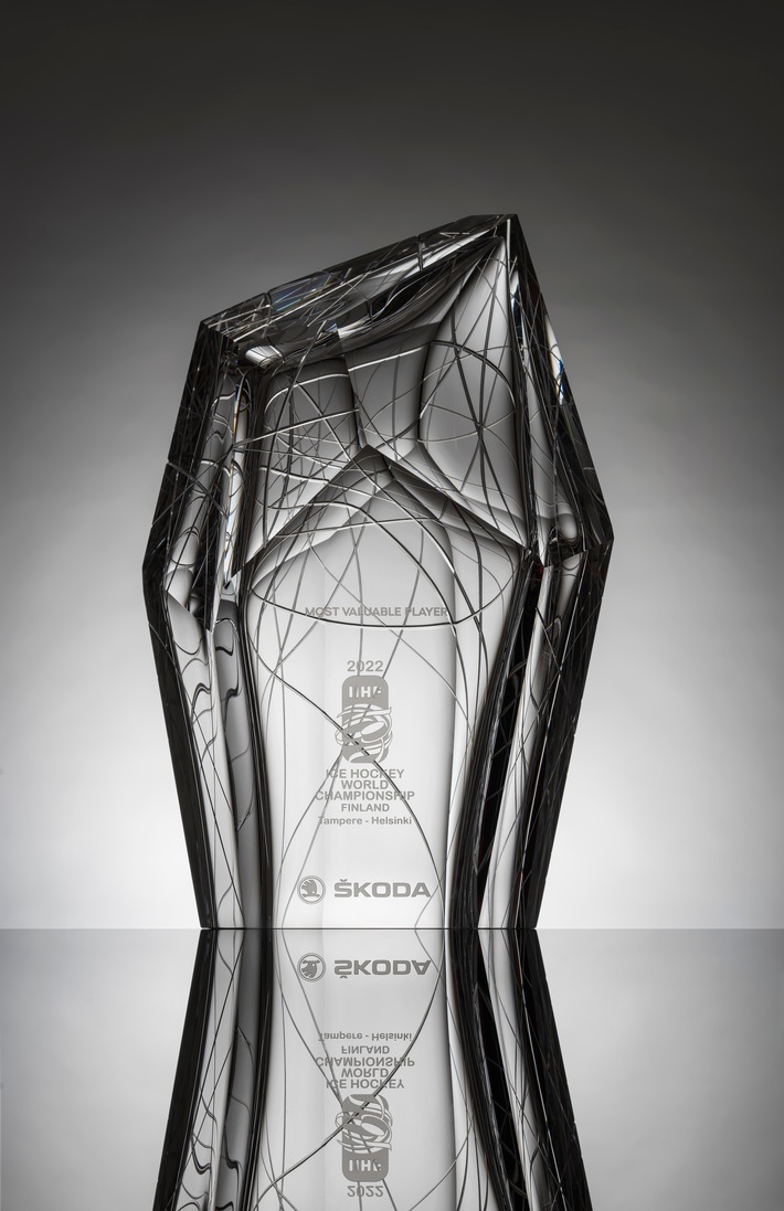 220530_Made-by-SKODA-Design-Trophy-for-the-MVP-of-the-2022-IIHF-Ice-Hockey-World-Championship-2.jpg
