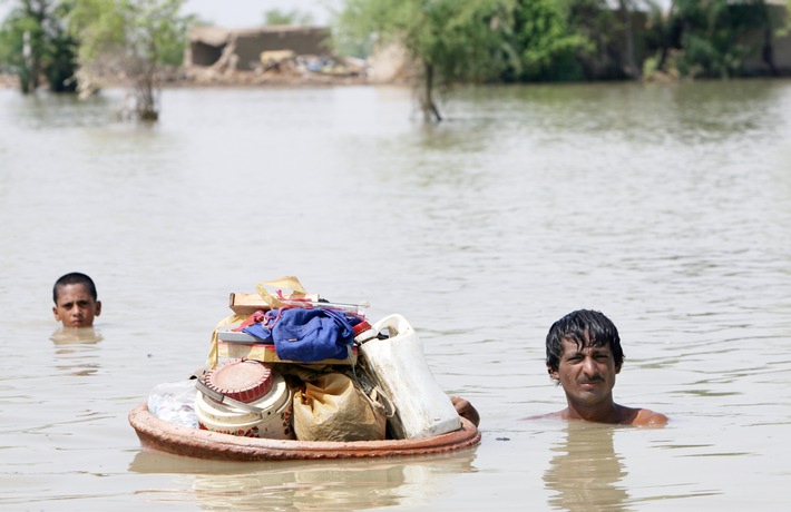 Flut in Pakistan - Help leistet Nothilfe