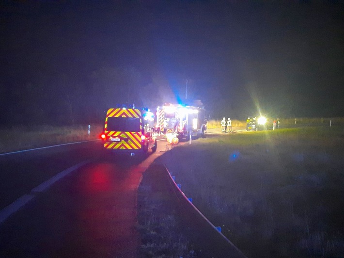 FW Sonsbeck: Verkehrsunfall auf der A57 - Absicherung für den Rettungsdienst