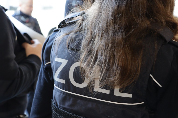 HZA-BI: Schwarzarbeit und Leistungsbetrug auf Herforder Baustelle/Nur vier von 36 Arbeitnehmern zur Sozialversicherung angemeldet