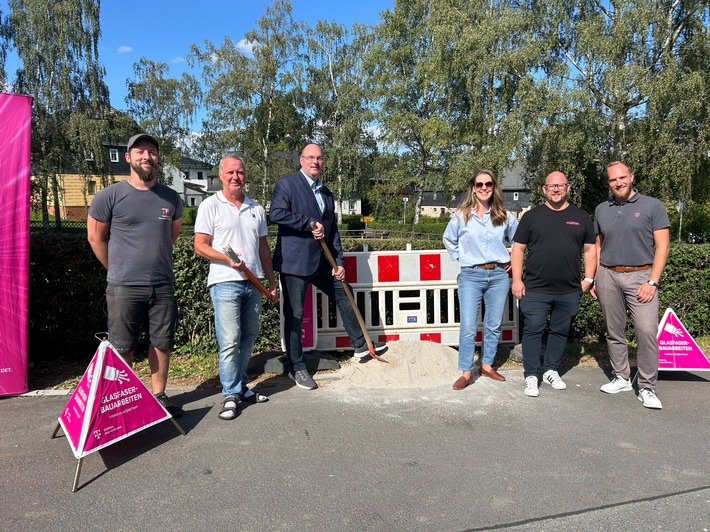 Telekom startet Glasfaser-Ausbau in Leutenberg