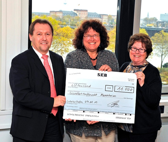 Die BKK Pfalz fördert Selbsthilfegruppen des Gesundheitstreffpunkt Mannheim e.V. mit 11.000 Euro (BILD)